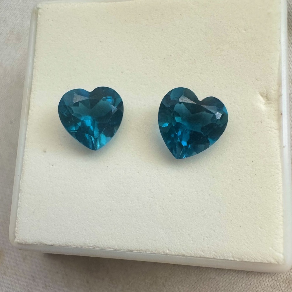 4.00 carats  pair of genuine London blue topaz heart gemstones